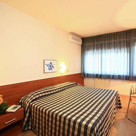 Hotel Anna Siena Nord - Monteriggioni Rum bild